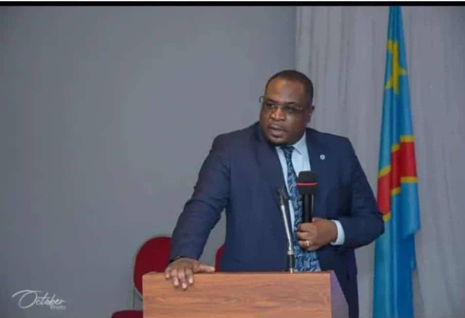 VENT D'AVENIR/ FÉDÉRATION DU HAUT-KATANGA 

Au nom de toute la fédération que j'ai l'insigne honneur de diriger et au mien propre,  je vous souhaite cher Président National un somptueux anniversaire. 

Que cette unième bougie illumine toutes nos actions entreprises et à