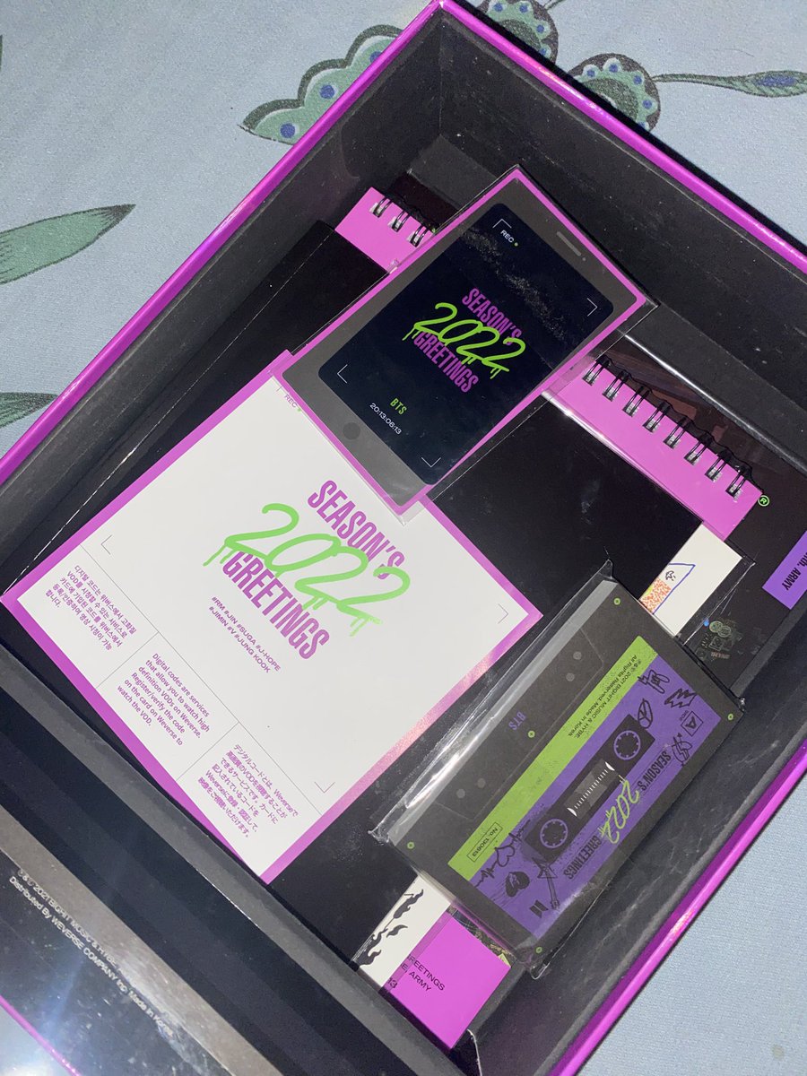 _ellyscart's tweet photo. WTS LFB IC QS PH 

💐BTS SEASON’S GREETINGS 2022 (w/o id photo, pc, postcard, paper magnet)
💐 ₱400
💐 good condi (8/10)

dm or comment to avail!

bangtan merch dvd collection namjoon seokjin yoongi hooseok jimin taehyung jungkook https://t.co/56au7d8P8q