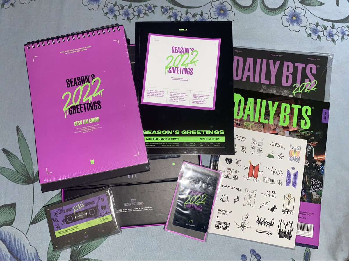 _ellyscart's tweet photo. WTS LFB IC QS PH 

💐BTS SEASON’S GREETINGS 2022 (w/o id photo, pc, postcard, paper magnet)
💐 ₱400
💐 good condi (8/10)

dm or comment to avail!

bangtan merch dvd collection namjoon seokjin yoongi hooseok jimin taehyung jungkook https://t.co/56au7d8P8q