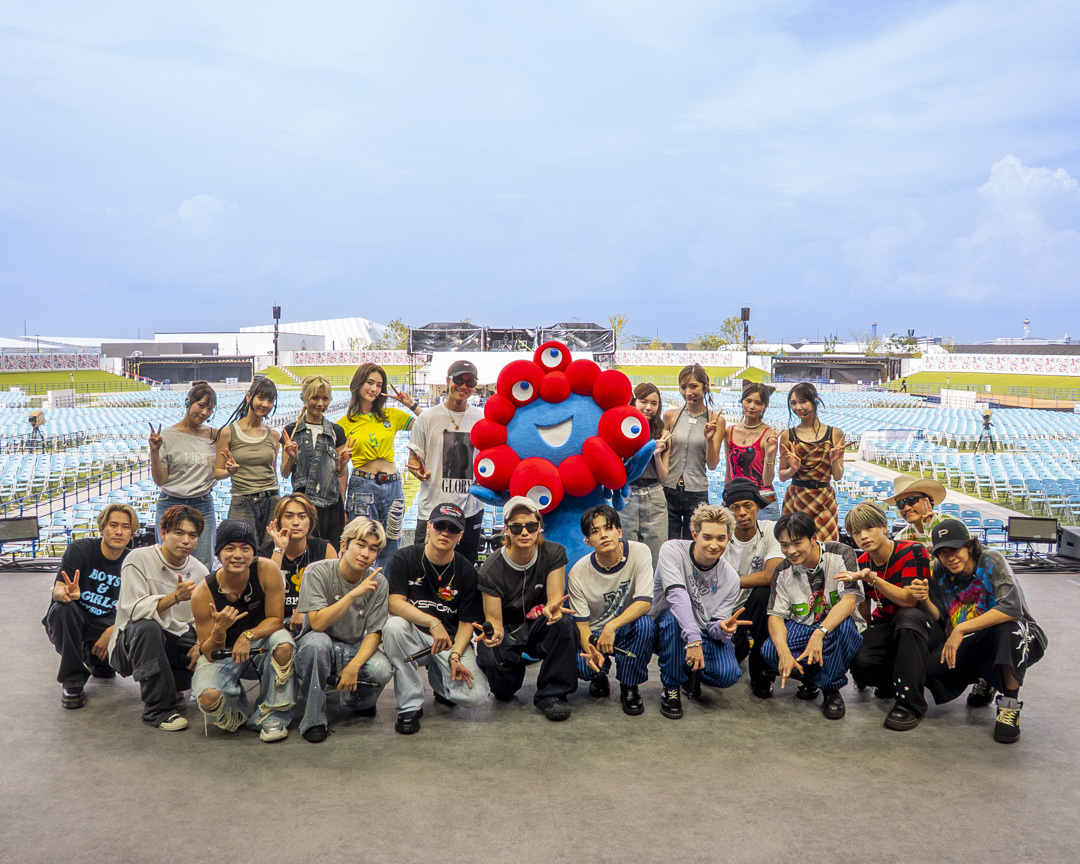 🔴U-NEXT MUSIC FES DAY2🔵
ご出演されたみなさんと #ミャクミャク で📸✨

大熱狂のライブをありがとうございました🔥

U-NEXT独占で後日ライブ配信予定👇
video.unext.jp/freeword/live?…

<a href="/TAKAHIRO_Staff/">EXILE TAKAHIRO</a> <a href="/ballistik_fext/">BALLISTIK BOYZ</a>
<a href="/psyfe_official/">PSYCHIC FEVER OFFICIAL</a> <a href="/Girls2_official/">Girls²</a>
#UNEXT_MUSIC_FES #EXPO2025