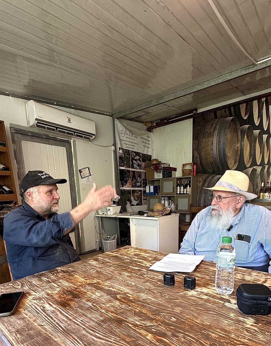 Solomonsimon's tweet image. Welcome to The Kosher Terroir
Nestled in the ancient hills where Jacob once dreamed of a ladder reaching to heaven, Hillel &amp;amp; Nina Manne along with their son’s Shalom-David and Yisroel, have created something extraordinary, a boutique winery that transforms biblical terroir into…