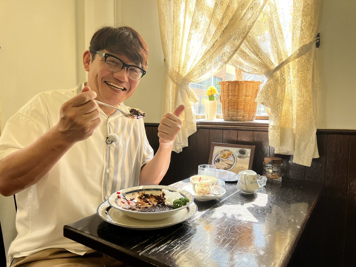 飯尾和樹のずん喫茶(BSテレ東で放送中&TVerで配信中) (@bs7ch_zunkissa) on Twitter photo 週も後半の木曜日です🍝
“ずん喫茶”を見て…実際にお店に出かけてくださったり🥪ご近所の喫茶店でランチをしたりと…🥗そんな、お声をいただくと本当に嬉しいです🍰
皆さまの周りにステキな喫茶店いっぱいです…🫖ぜひ喫茶店でリラックスタイムを☕️
飯尾さんとも、一緒にぜひ👓✨
TVer配信中です☕️ 週も後半の木曜日です🍝
“ずん喫茶”を見て…実際にお店に出かけてくださったり🥪ご近所の喫茶店でランチをしたりと…🥗そんな、お声をいただくと本当に嬉しいです🍰
皆さまの周りにステキな喫茶店いっぱいです…🫖ぜひ喫茶店でリラックスタイムを☕️
飯尾さんとも、一緒にぜひ👓✨
TVer配信中です☕️