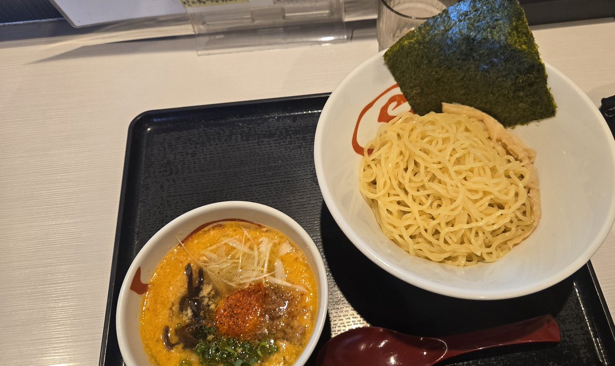 c0hee_'s tweet photo. 私のお盆休みは一旦ここまで。
いっぱい美味しいもの食べれて幸せ🍀
#日常垢さんと繫がりたい #ラーメン好きな人と繋がりたい　#浜松ラーメン　#日常垢 https://t.co/zw4CHLKGYB