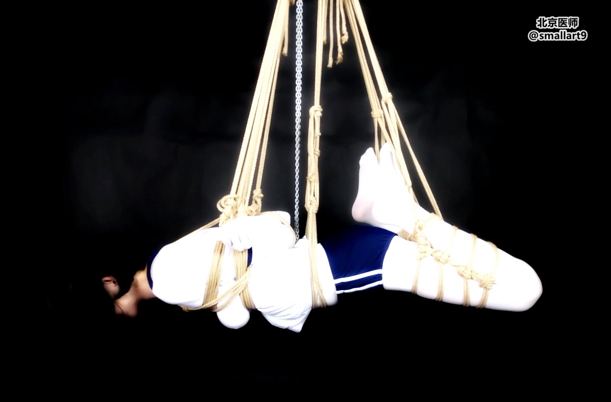 过曝版。下次开一个灯就够了。