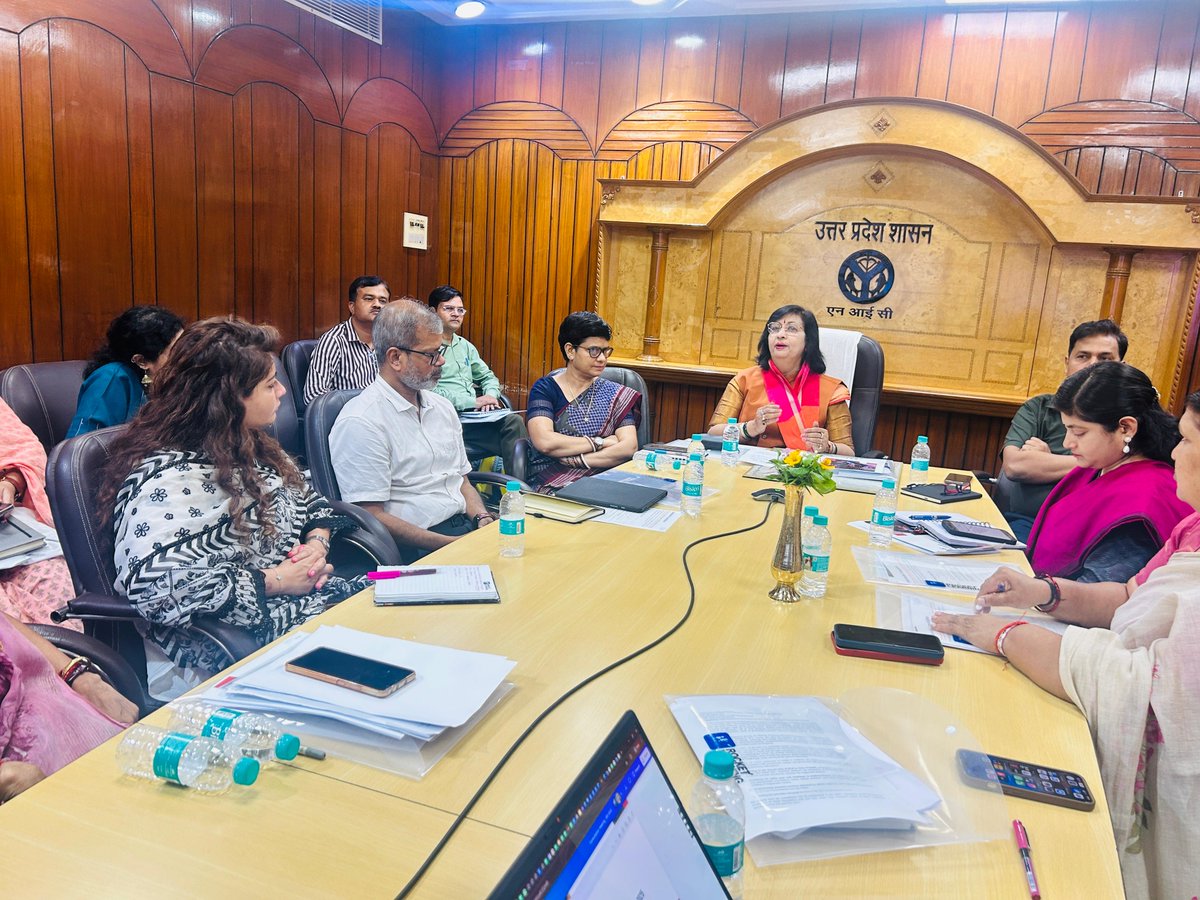 icds_up's tweet image. कैबिनेट मंत्री श्रीमती बेबी रानी मौर्य, राज्य मंत्री श्रीमती प्रतिभा शुक्ला द्वारा Early Childhood Development को नई दिशा देने हेतु परामर्श बैठक का उद्घाटन हुआ| जिसमें  वरिष्ठ प्रशासनिक अधिकारी, 189+ जिला अधिकारी, आंगनवाड़ी कार्यकर्ता और NGOsजुड़े। 
#ViksitUP #ECCE #UPGovt