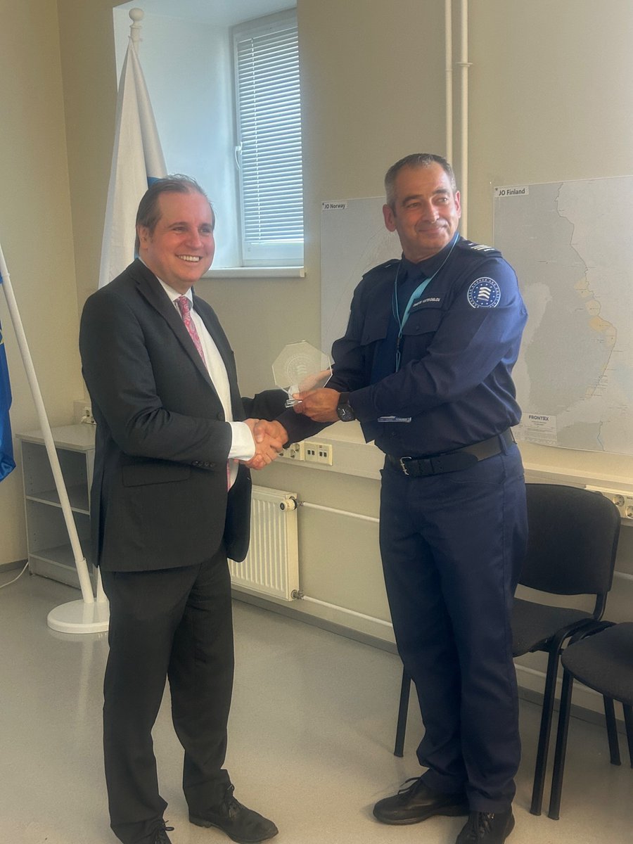 CanadaEstonia's tweet image. Impressed and fascinated to learn about the work of @Frontex  and @Politsei are doing to keep Estonian🇪🇪 borders safe. Thank you! #politsei #Frontex