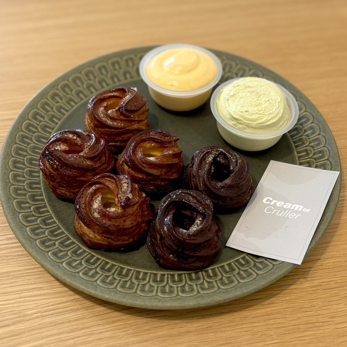 話題になってた？ #CreamorCruller をジンさんが買ってきてくれて、初めて食べた。美味しかった☺️