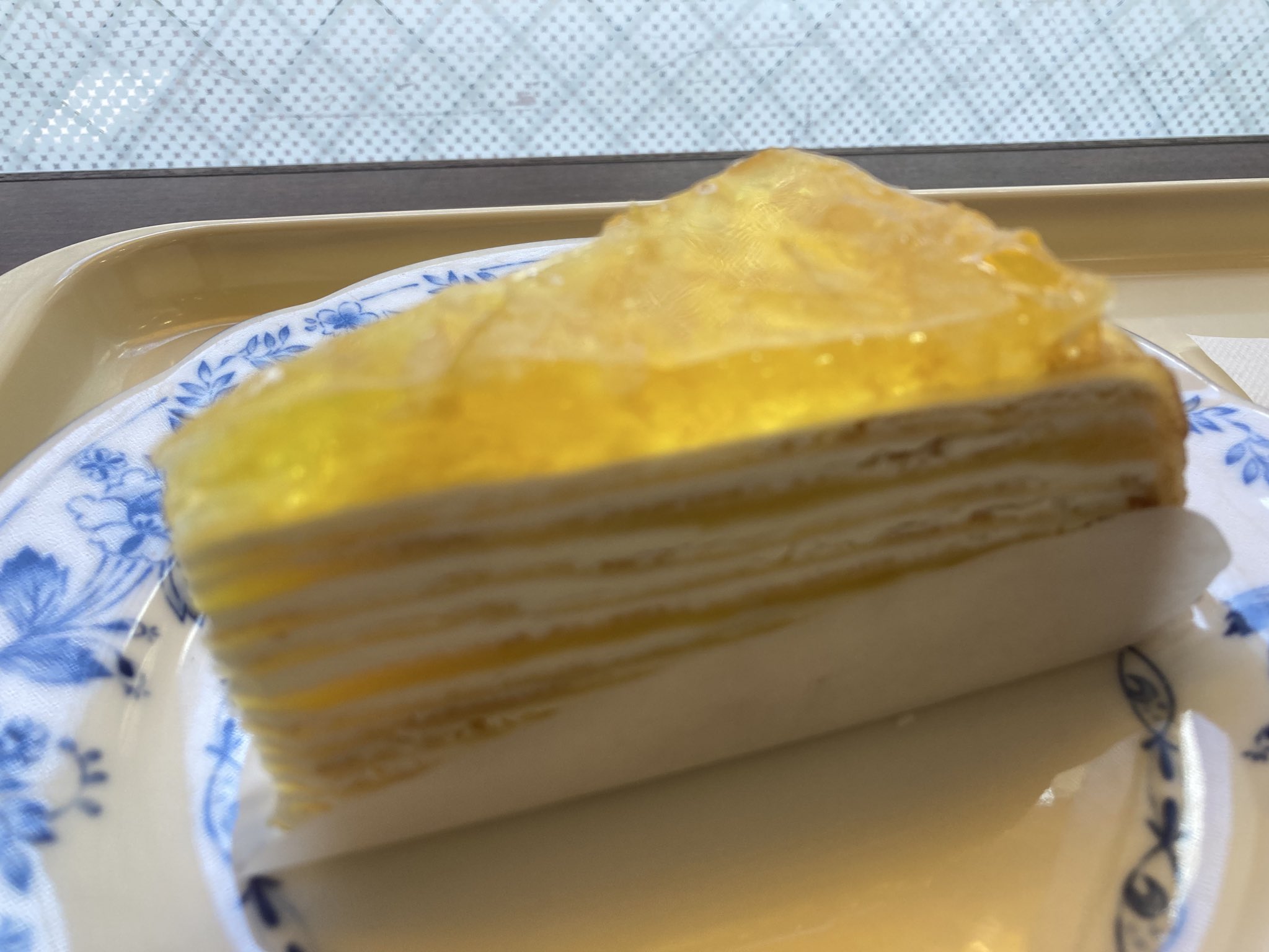 みるくれーぷ 新“萌え断”を大阪駅チカで発見！フルーツいっぱいの大きめミル