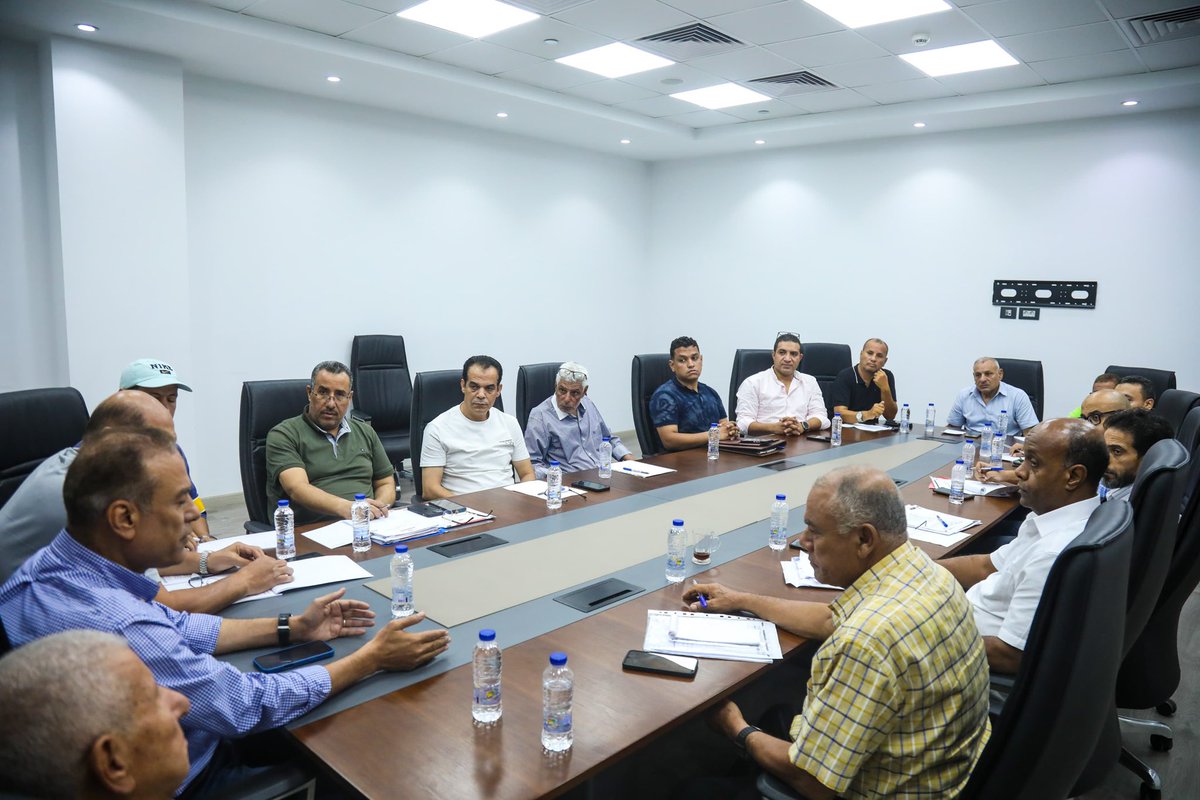 من اجتماع الإدارة الفنية بالاتحاد المصري لكرة القدم اليوم مع مسؤولي المناطق والفروع على مستوى الجمهورية لمناقشة ترتيبات انطلاق مسابقات الناشئين ومهرجانات البراعم في سبتمبر المقبل