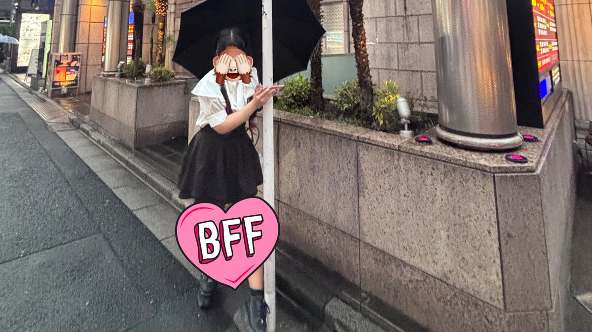 Pon83N's tweet photo. たまたま歩いてたら見つけた聖地巡礼😇…
ひまりちゃん れなちゃんが触ったところだ！！！って騒いでいっぱい棒握ってた😆✨👍
@hnn__k2r https://t.co/vUzuZAuiJH