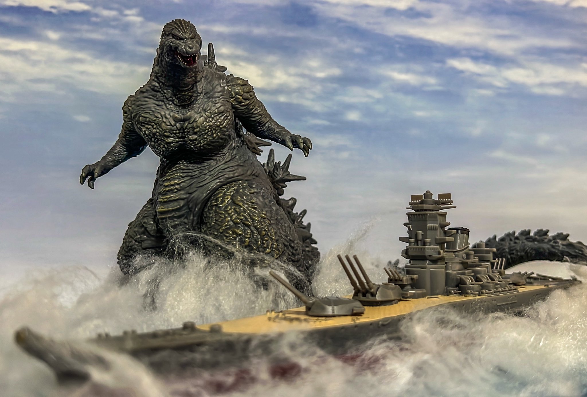 ゴジラ vs 戦艦陸奥　対決セット ゴジラ vs 戦艦陸奥 対決セット ゴジラとキングコングが艦長