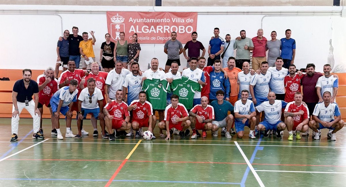 Partido de fútbol entre la Comunidad Terapéutica  de PHM y jugadores de los Veteranos del <a href="/Info_cdelpalo/">CDElPalo</a>. Donaron equipaciones deportivas para las personas de nuestra CT. Agradecemos la organización de Jesús Moro y Basti y la colaboración de Ayto. Algarrobo.