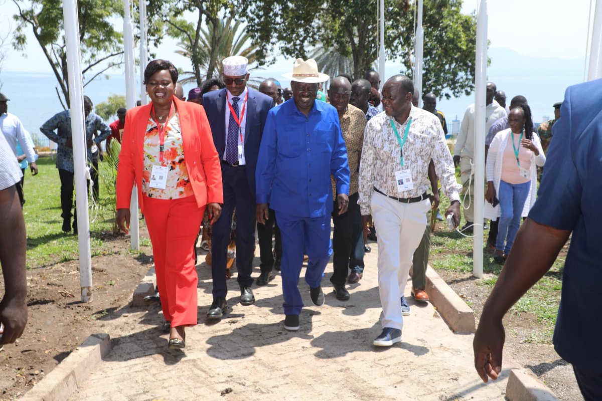 KeForestService's tweet photo. The former Prime Minister Right Hon. @RailaOdinga was the chief guest at the ongoing 9th #DevolutionConference2025 in Homa Bay County. 

Right, Hon. Odinga first toured the new Homa Bay Arboretum, which was established in a collaboration between the Kenya Forest Service and the County Government, where he planted a tree.  

The former Prime Minister was accompanied by Governor H.E @gladyswanga and the Chairman of the Council of Governors H.E @HEAhmedJiir, among other leaders.