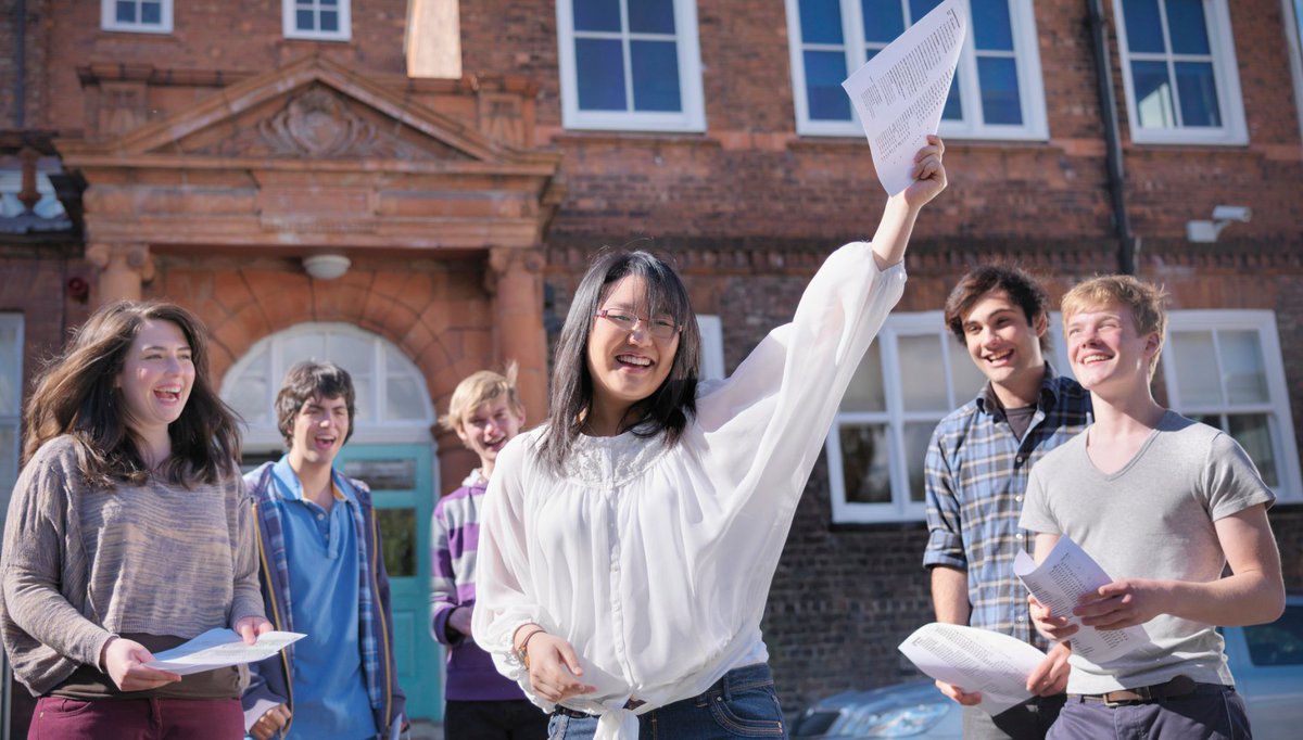 LondonHigher's tweet photo. 🎉'London is the education capital of the world and we congratulate everyone who has decided to continue their journey to a bright future here with us.'
London Higher CEO Liz Hutchinson on #ResultsDay2025.
#StudyLondon
#TeamLondon @MayorofLondon
@howarddawber https://t.co/E2feke1TNY