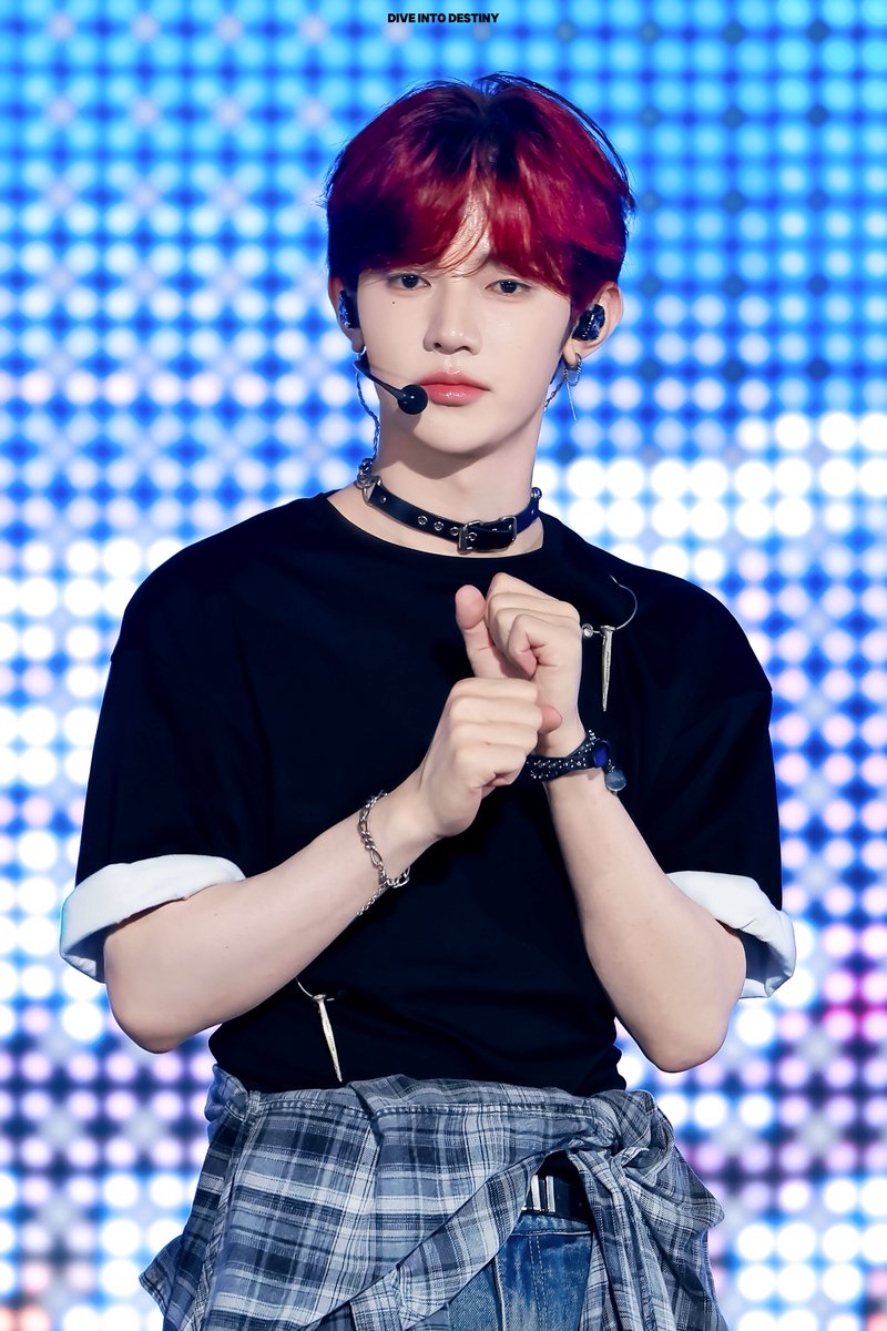 diveintodestiny's tweet photo. 250811 반짝투어

매력 발산 중

#장하오 #ZHANGHAO #章昊 #ジャンハオ #제로배이스원 #ZEROBASEONE #ZB1 https://t.co/QxWdgcGoug