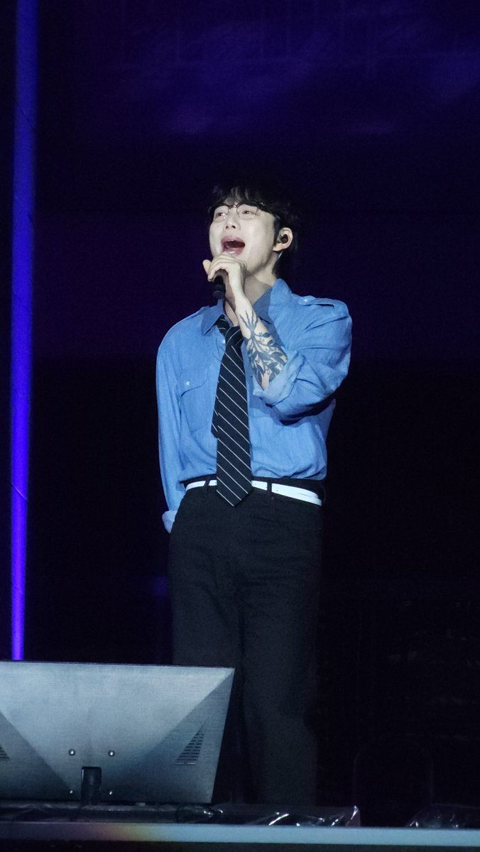 chu1ve0ly's tweet photo. 권정열 오늘 의상 ㄹㅈㄷ 쌈뽕 ㅠㅠ 💙 https://t.co/lSnXh4UeuB