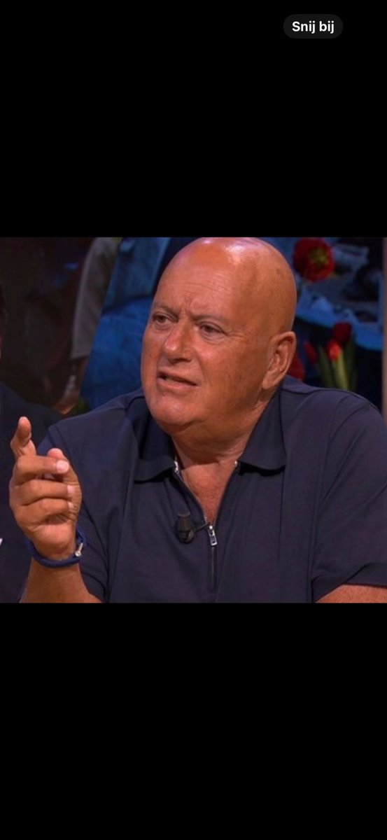 Kan <a href="/jackvangelder/">Jack van Gelder</a> niet tot aan de verkiezingen 2x per week een eigen talkshow krijgen waarin hij politici doorzaagt?
Met als sidekick Victor Vlam of Thomas van Groningen.