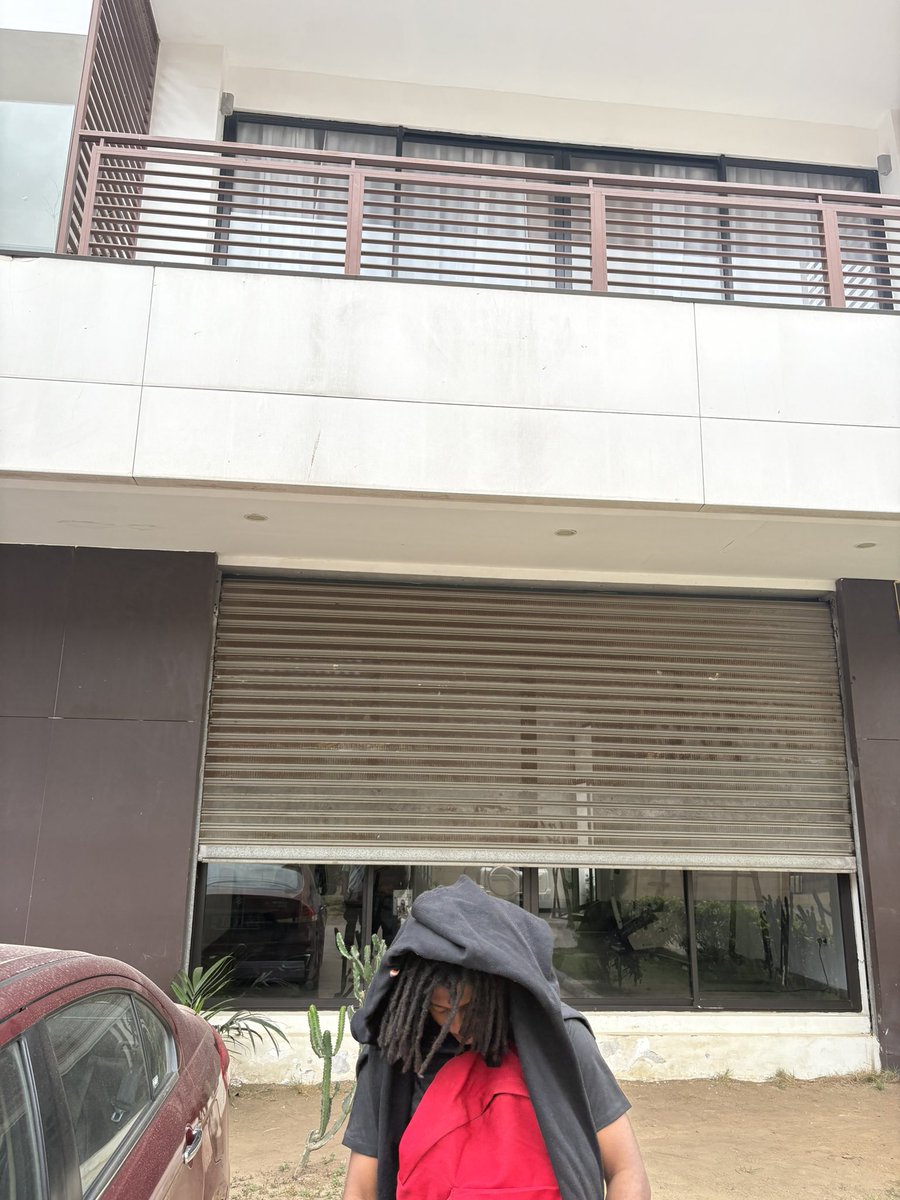 PNouchii's tweet photo. chief keef son ivoire 🤘 à bientôt pour 2 minute de pure abidjanais 😈 #FREEFLA https://t.co/BanzGr5taW