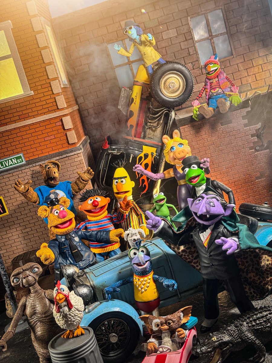 toyetic40s's tweet photo. THE MUPPETS…and FRIENDS?!
#TheMuppets #PalisadesToys #DiamondSelectToys #Bert #Ernie #TheCount #sesamestreet #Alf #Gizmo #ET #NECA #NECAToys #ACTIONFIGURES #ActionFigurePhotography #ToyPhotography
@TheMuppets @NECA_TOYS @sesamestreet https://t.co/UF1TnFDBLz
