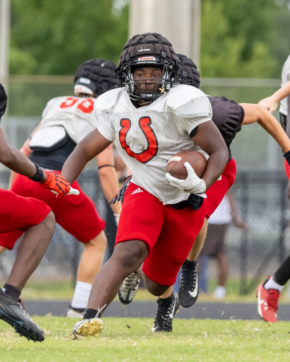 Burg_Athletics's tweet photo. The wait is almost over, FNL is just one sleep away🏈🏟️

#HorsePower https://t.co/gcYVioZoSt