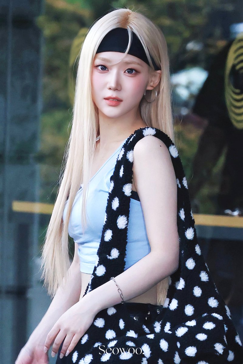 Seowoo_0501's tweet photo. 20250530 KBS
🏅
#tripleS #트리플에스 #トリプルS
#SeoYeon #서연 #ソヨン #윤서연 https://t.co/Txkj0alS8q