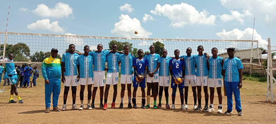 Mu mukino wayo wa mbere mu marushanwa Ahuza Amashuri yahize ayandi muri Afurika y'Iburasirazuba, Seminari Nto ya Karubanda imaze gutsinda umukino wayo wa mbere, aho yatsinze Ikipe ya Tumbi Secondary School yo muri Tanzaniya Amaseti 3-1.