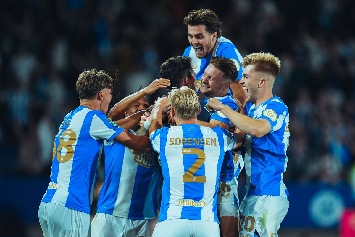 MarcusBranston's tweet photo. Shootout Success ✅📸

#htafc https://t.co/CZAdoqEAej