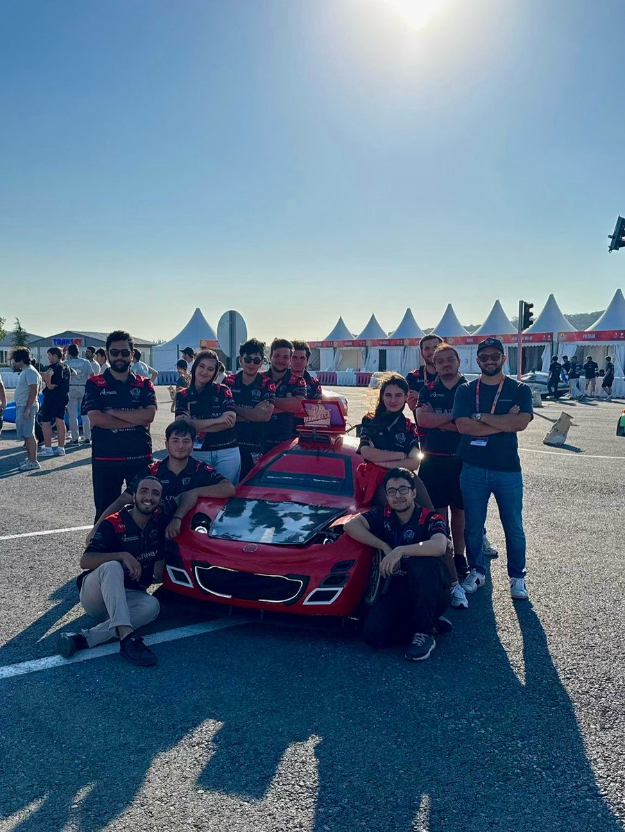 🚀 TEKNOFEST’ten Gururlandıran Haber!
Üniversitemizi Teknofest yarışmalarında temsil eden EVA, ilk ödülünü aldı! 🏆
Otonom araç kategorisinde yarışan EVA Otonom, “En İyi Tasarım Ödülü” ile başarısını taçlandırdı. 🎯

🎉 Bu gurur, ekibimizin azmi ve emeğinin eseri. Tebrikler EVA