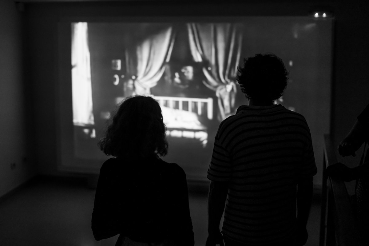 📽️ La pel·lícula "Falling leaves" ha permès a <a href="/esterferrando10/">esterferrando</a> mirar amb distància la seva obra.

🔸 El film parla sobre la innocència de la infantesa i l'experiència especulativa dels humans. A l'inici d'"Inventar_iar. La vida que no passa", en veuràs un fragment.

#MèdolTGN