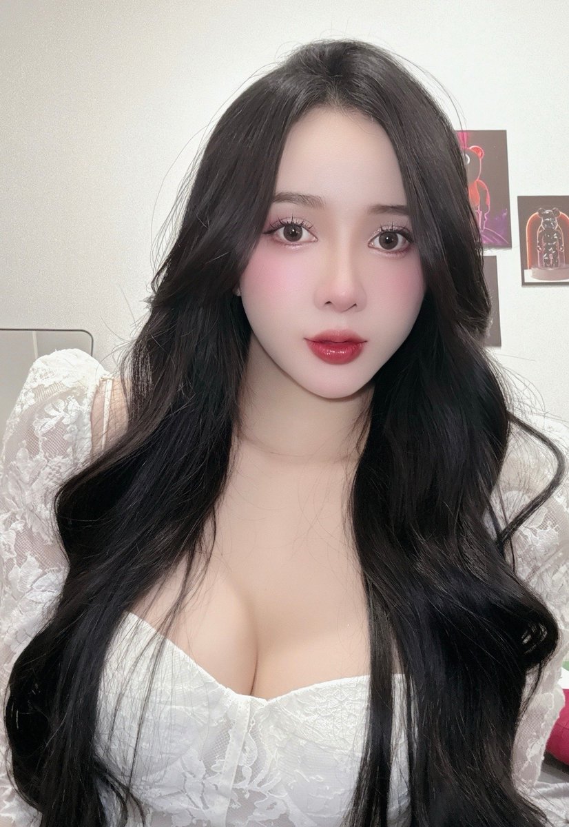 BpB1698560's tweet photo. 𝐊𝐡𝐨̂𝐧𝐠 𝐜𝐚̂̀𝐧 𝐜𝐡𝐮́ 𝐭𝐡𝐢́𝐜𝐡
𝐂𝐡𝐢̉ 𝐜𝐚̂̀𝐧 𝐚𝐧𝐡 𝐭𝐡𝐢́𝐜𝐡 🤍
Trăng lên đỉnh núi trăng tà 
Em thích cổ điển hay là doogie https://t.co/YIsJQmBGEt