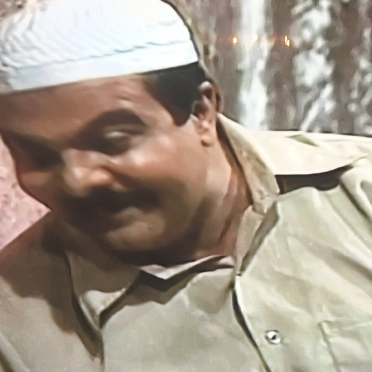 منو يعرف هذي الشخصيه الفنيه صاحب الدم الخفيف    🤔     معقووووله  ماتذكرون😊🖐️🌷🌷🌷🌷🌷