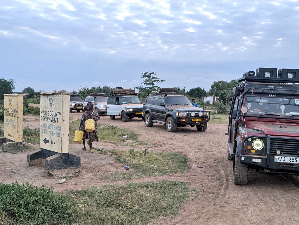 AlphaLandRover's tweet photo. Finally, some signs of life and modernity.
Welcome to Kwale county πππ
And we finally find some network connectivity to help us find the remaining section towards Lungalunga.
EPIC! πͺπͺπͺ
#ALPHALANDROVER #OverlandingKenya https://t.co/CSHDtCrUaI