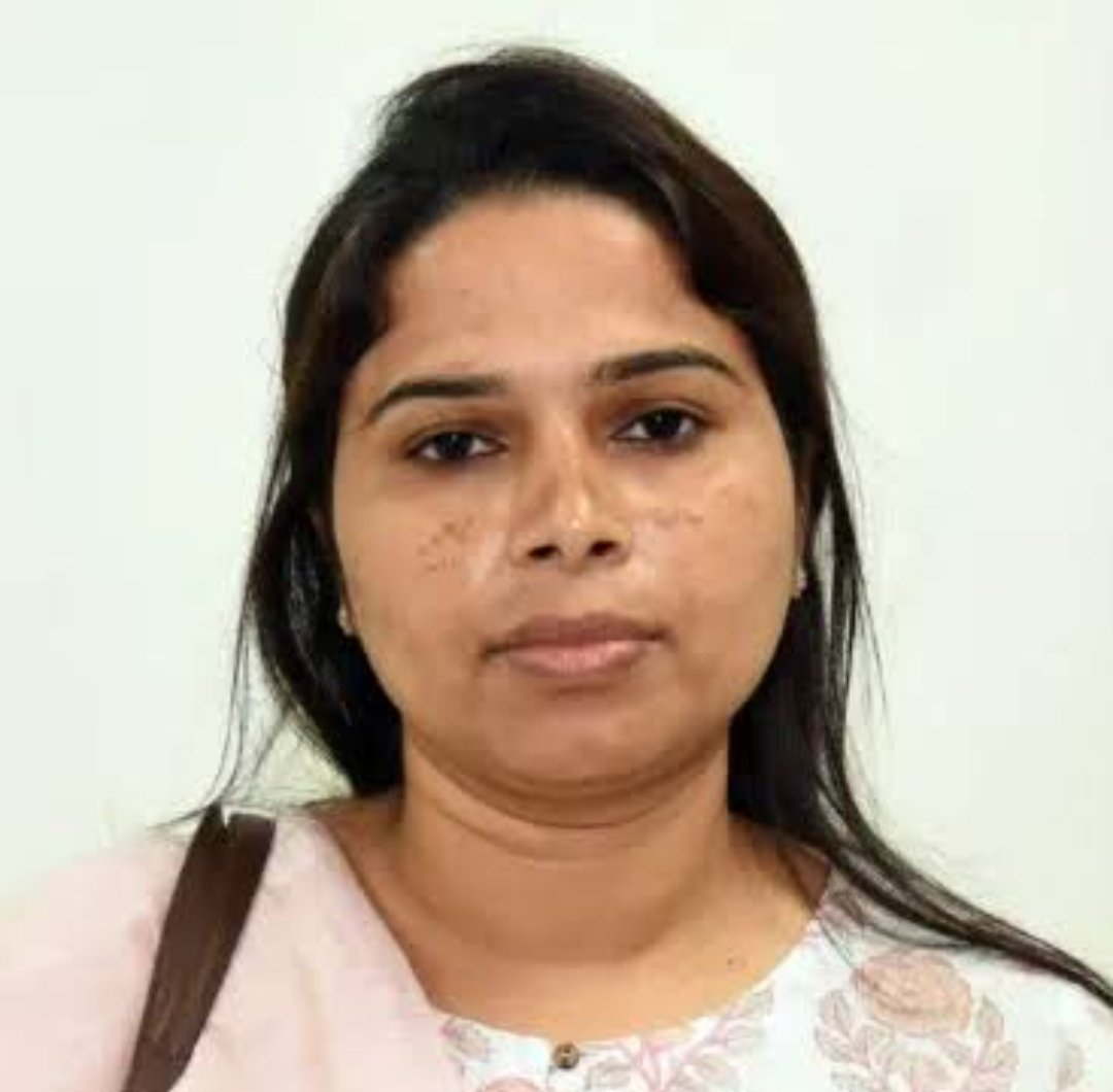 इसी को कहते है — जिस थाली में खाना उसी में छेद करना ...

सपा ने विधायक पूजा पाल को पार्टी से निष्कासित किया ...वैसे ये काम बहुत पहले ही हो जाना चाहिए था।