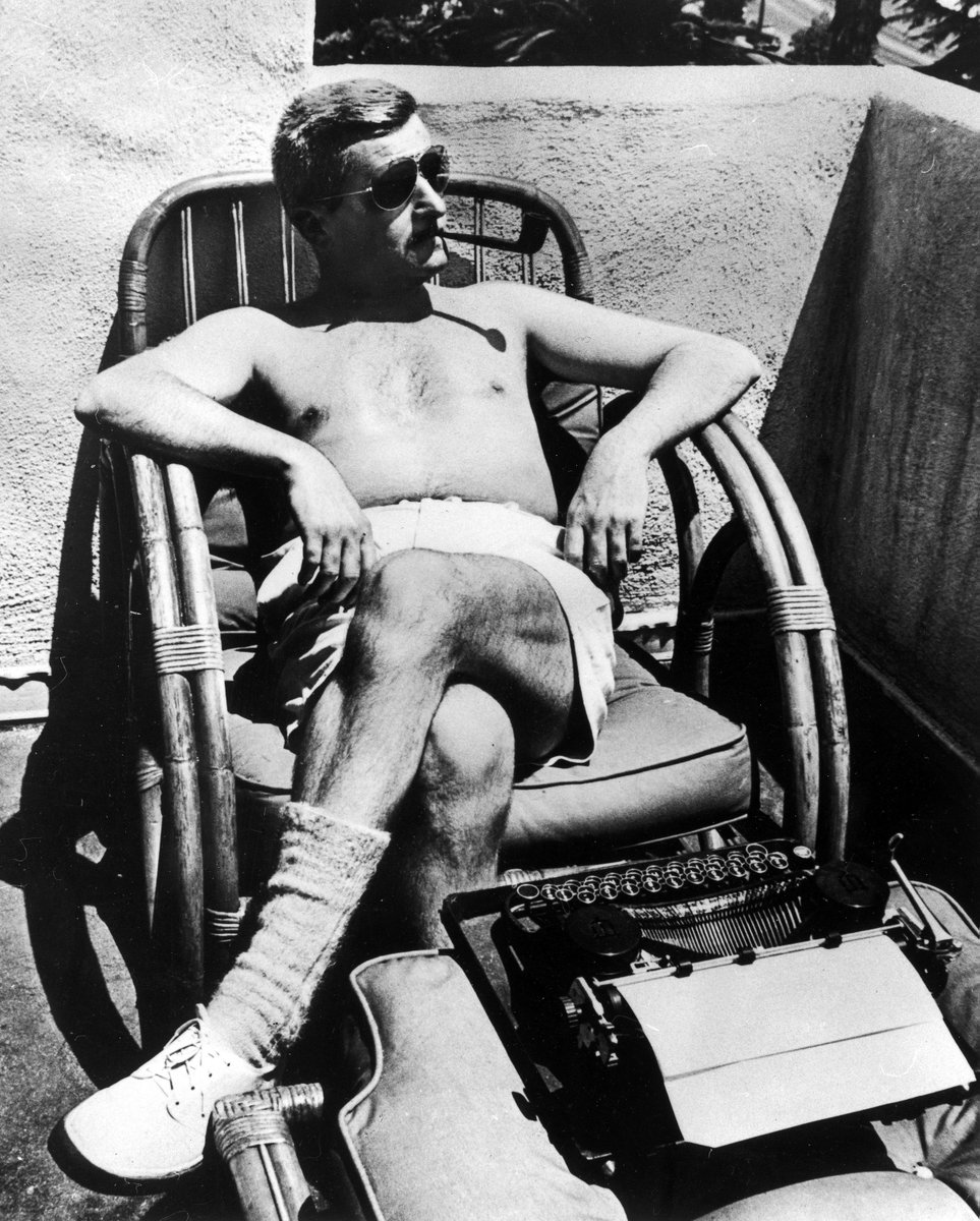 MrsCraddock_'s tweet photo. «—¿Menjar? —es va estranyar en Ringo—. Tinc l’estómac convençut que m’han tallat el coll.»
ELS INVICTES, William Faulkner (trad. d'@EstherTallada) https://t.co/W8i2CfKKHV