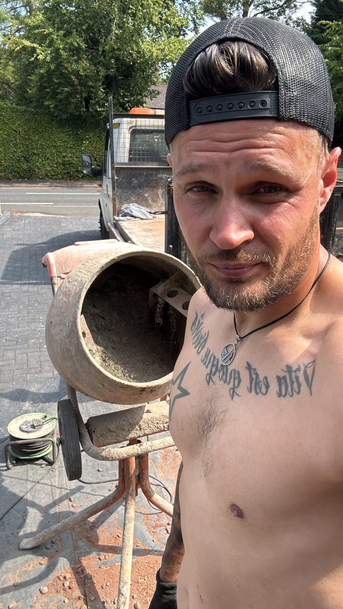 How long till <a href="/thebathams/">The Bathams</a> day of the week. Pray for Friday 😭