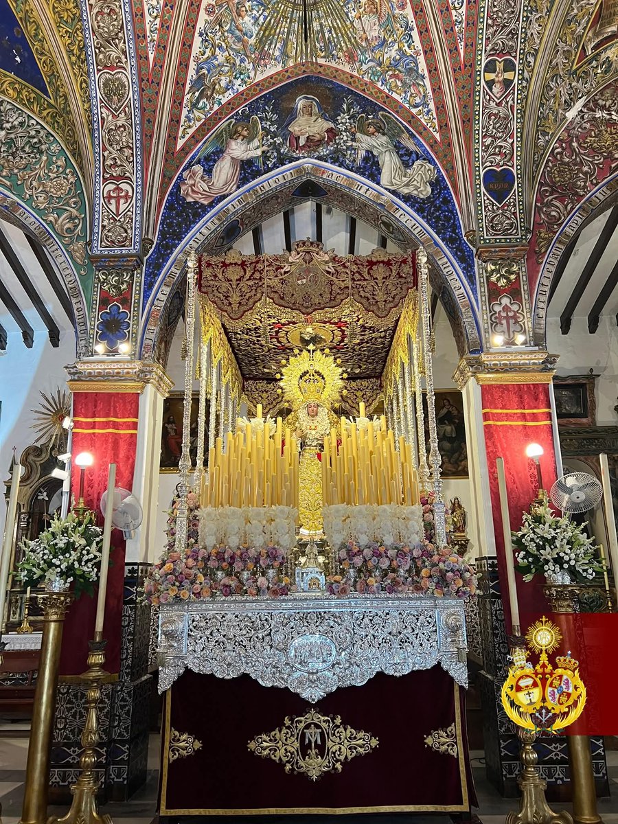 HdadSantiago's tweet photo. 🔴 "De pié a tu derecha está la Reina, enjoyada con oro de Ofir".

La Santísima Virgen de la Soledad a la espera de su procesión gloriosa en la tarde de hoy. https://t.co/k3QmO7dI0M