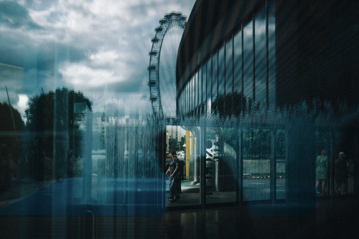 AstrHori's tweet photo. Astrhori AF 27mm F2.8 APS-C lens is built for life on the move—compact, all-metal, and lightning-fast to focus. Sharp, full of character, and ready for anything from bustling streets to quiet moments. 

Credit: @mustafa_djemal
#AstrHori #xmount #EverydayCarry #streetphotography https://t.co/i9tnVch6Ig