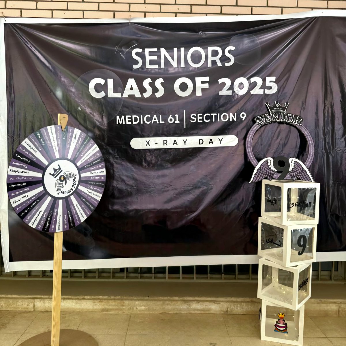 mungida1's tweet photo. Graduation loading...🎓🖤 #section9_xray_day
#med_61_au_graduation https://t.co/gGpYa8AMYg