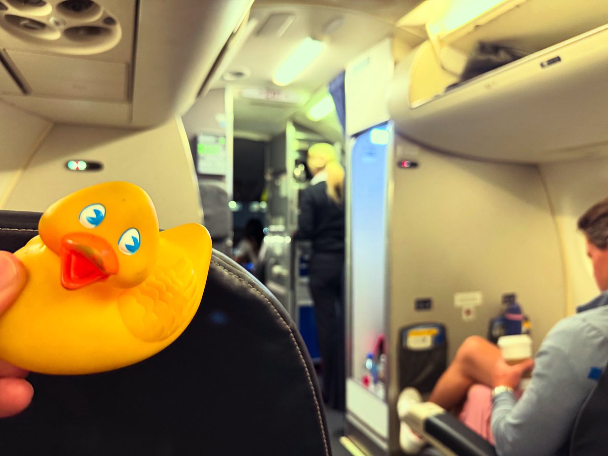 brucesardeson's tweet photo. PT loves a first class ride on #United #COS #ORD https://t.co/HYVtjdQGsQ