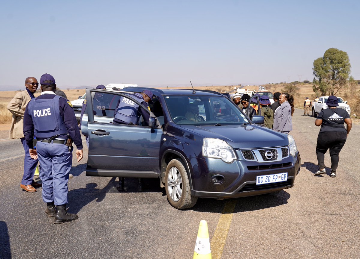 GP_CommSafety's tweet photo. Tshwane Provincial Integrated Law Enforcement operations

[IN PICTURES] Todays roadblock operations aim to intensify efforts to promote road safety and combat criminal activities across Tshwane.

#GrowingASaferGauteng #BootsOnTheGround #tackingg13 https://t.co/Ns0DgGczAl