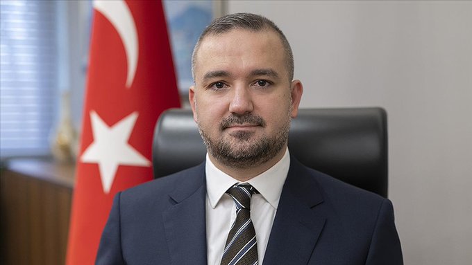 tekhabermerkezi's tweet photo. TCMB Başkanı Fatih Karahan: "Arabanızı her sene yenilemediğiniz için oradaki enflasyon düşüşünü hissetmiyorsunuz."
#fatihkarahan #tcmb #araba #enflasyon #hisset #rüşvet #24YılınHikayesi #ÖzlemÇerçioğlu #FBvFEY #Aydın #muratkapki #mücahitbirinci #fuatuğur #nedimşener #akparti https://t.co/92DKUWGXun