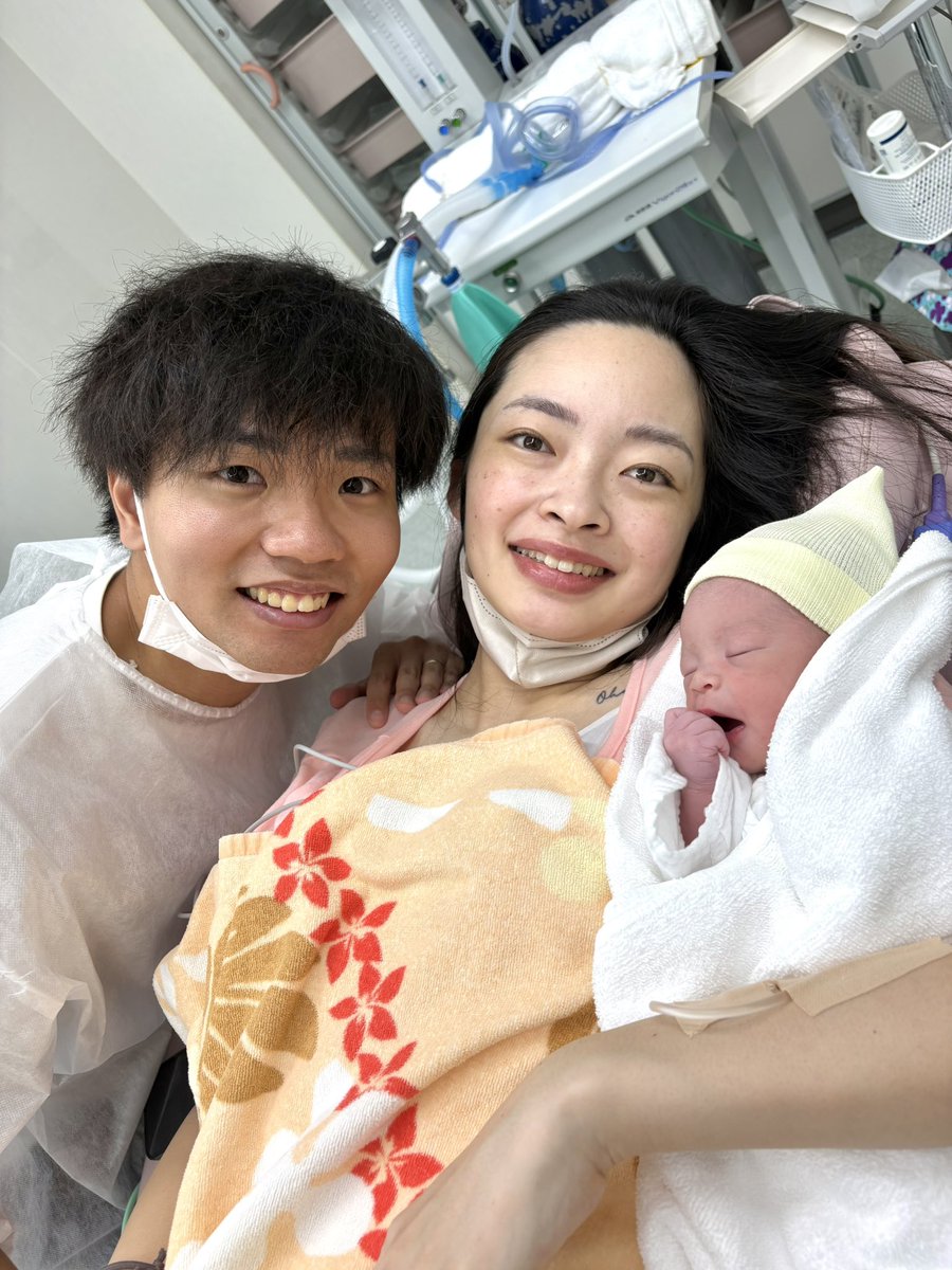 sotariolife's tweet photo. 8/8 8:55
2500gの小さな娘が産まれました👶🏻
妊娠〜出産ととてもスムーズで、今は初めての育児に奮闘しながらも楽しい日々を送れています。いつか3人でまた、海外行くのが楽しみです🤱 https://t.co/sca4tyVscD
