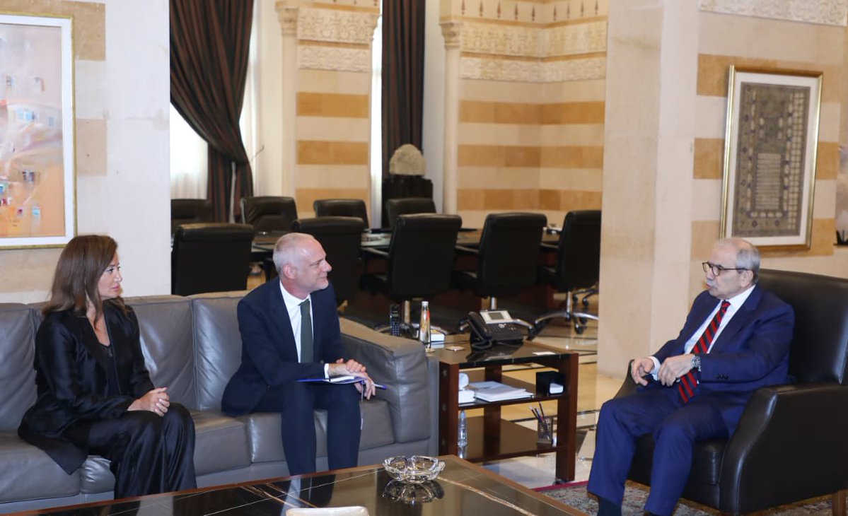 رئاسة مجلس الوزراء 🇱🇧 (@grandserail) on Twitter photo استقبل الرئيس #نواف_سلام مدير مكتب "المنظمة الدولية للهجرة" في #لبنان ماتيو لوسيانو وتناول البحث موضوع الهجرة والدور التي تقوم به المنظمة لعودة النازحين السوريين إلى بلادهم.
#مجلس_الوزراء #pcm <a href="/mathieu_luciano/">Mathieu Luciano</a> استقبل الرئيس #نواف_سلام مدير مكتب "المنظمة الدولية للهجرة" في #لبنان ماتيو لوسيانو وتناول البحث موضوع الهجرة والدور التي تقوم به المنظمة لعودة النازحين السوريين إلى بلادهم.
#مجلس_الوزراء #pcm <a href="/mathieu_luciano/">Mathieu Luciano</a>