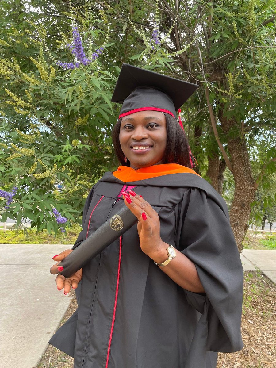 risingafricaorg's tweet image. 🎓 BSc Geophysics
🎓 MSc Geology/Geophysics
🎓 PhD Petroleum Geosciences (2020)
🎓 MSc Petroleum Engineering
🎓 PhD Petroleum Engineering (2025)

Dr. Dorcas Drock Eyinla – A true Nigerian inspiration. 💐
#WomenInSTEM #PetroleumEngineering #PetroleumGeosciences #BrainsAndGrace