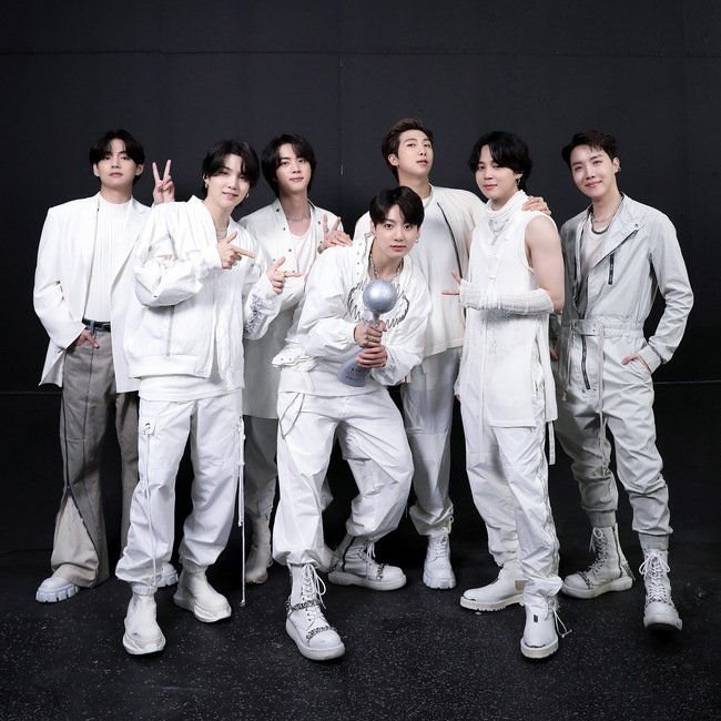 BTS Charts News tweet media