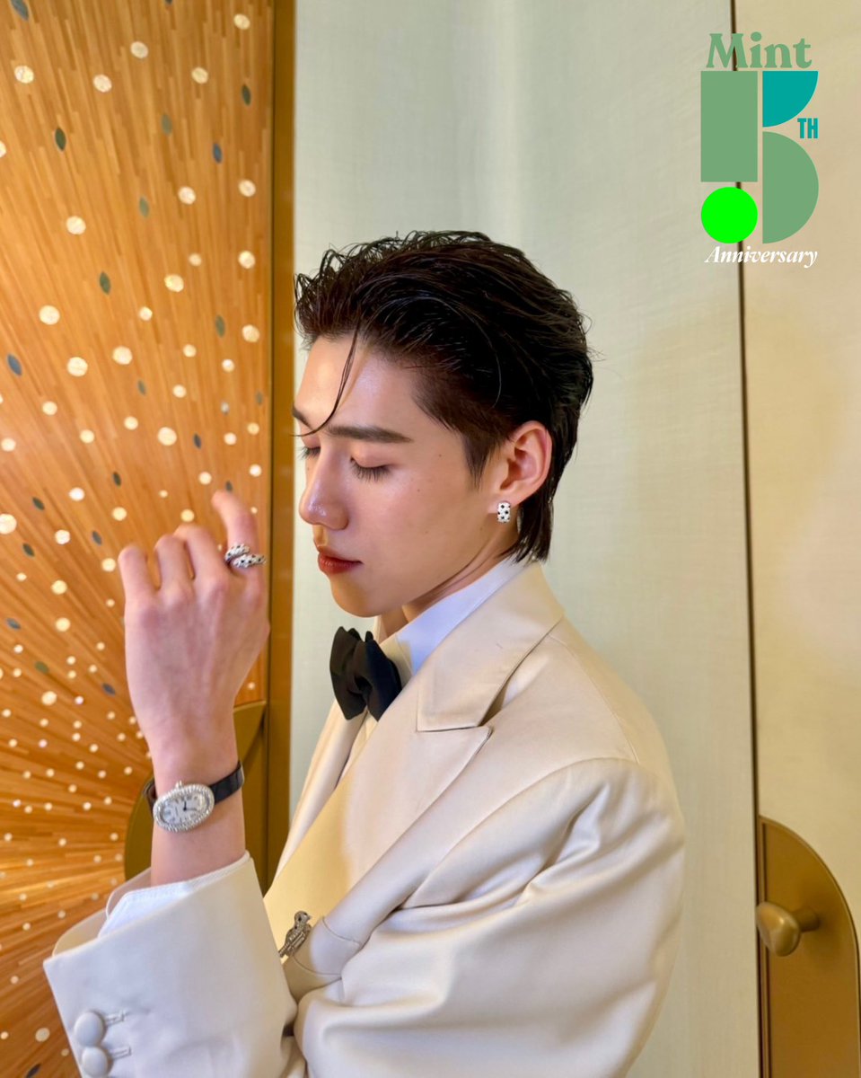 มาหรู มาเต็ม! #MintReports สแนปภาพลุคจึ้งของ #พีพีกฤษฏ์ แขกคนสำคัญของแบรนด์ ที่มาร่วมเฉลิมฉลองการเปิดตัวบูติคแฟลกชิปแห่งใหม่อย่างยิ่งใหญ่ของ Cartier ที่จัดขึ้นในวันนี้ ณ ศูนย์การค้าสยามพารากอน 💚

PP KRIT CARTIER AT PARAGON
#CartierxPPKrit 
#PPKritt 
#CartierThailand 
#MintMagTH