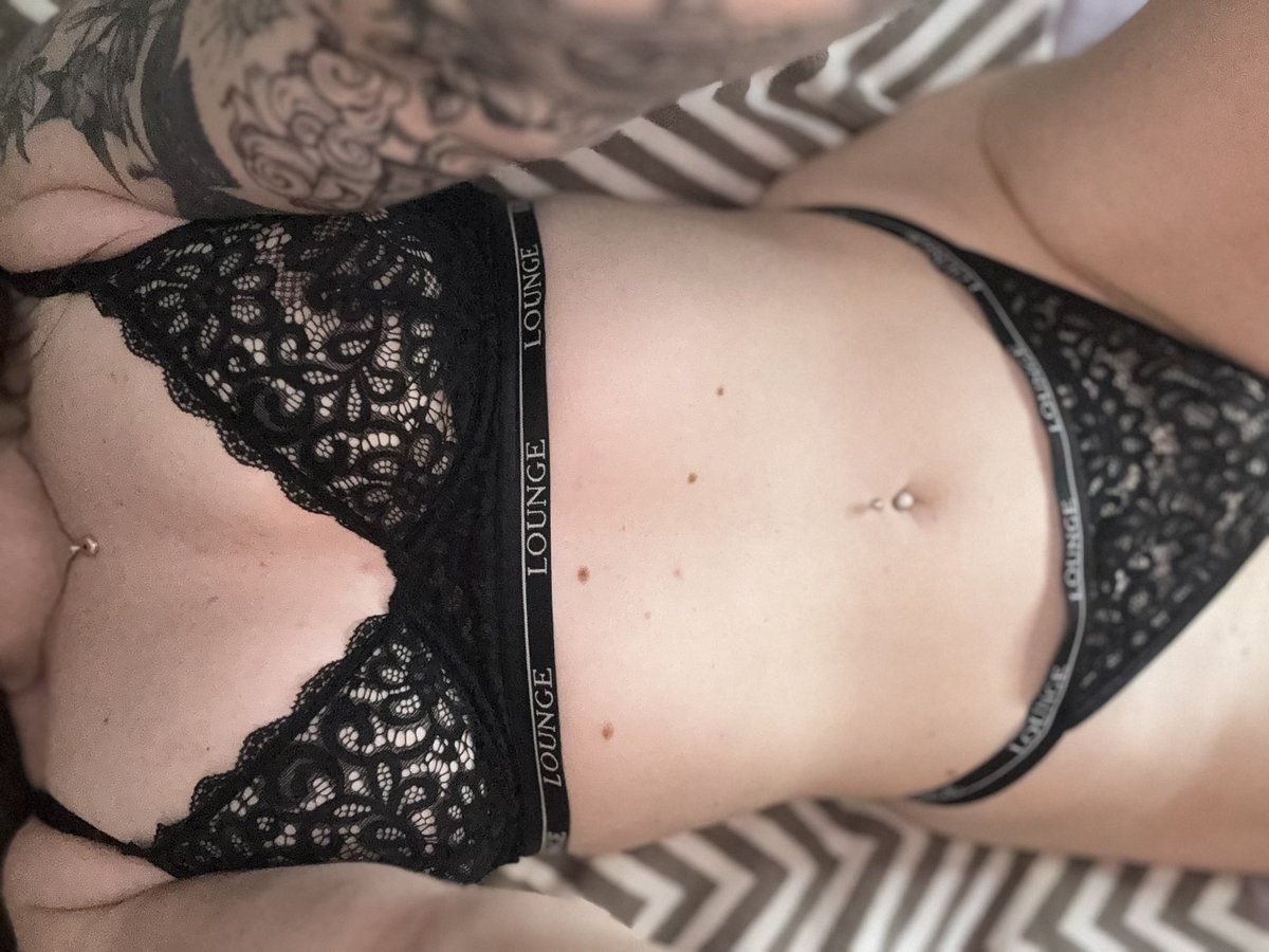 RhioEnvy's tweet photo. https://t.co/2MZcnGfLh0
#onlyfans #underwear #onlyfansgirl #tattooedgirl https://t.co/iqqfvljfYw