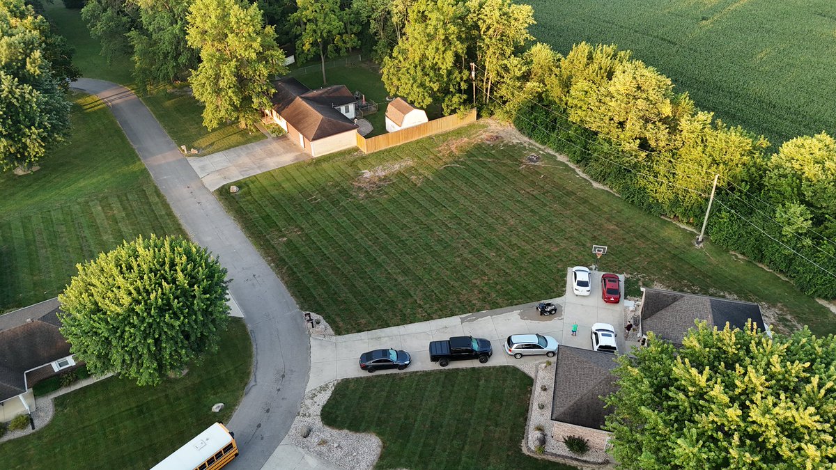 brad_douglas's tweet photo. Good Morning @OutKickTNML
Early morning #Mow & Presser due to our weekend is getting started at 9am with a Friends & Family trip to celebrate my #LilFella 21st! @JoeKinseyexp
Morning Mows just hit different & look spectacular! ❤️to our sponsors #DixieChopper @DJIGlobal @DEWALTtough #BerniesBar Post Mow refreshment by @IceMountainWtr & @advocare Spark! 🍻 ⚾️ 🇺🇸 🚤