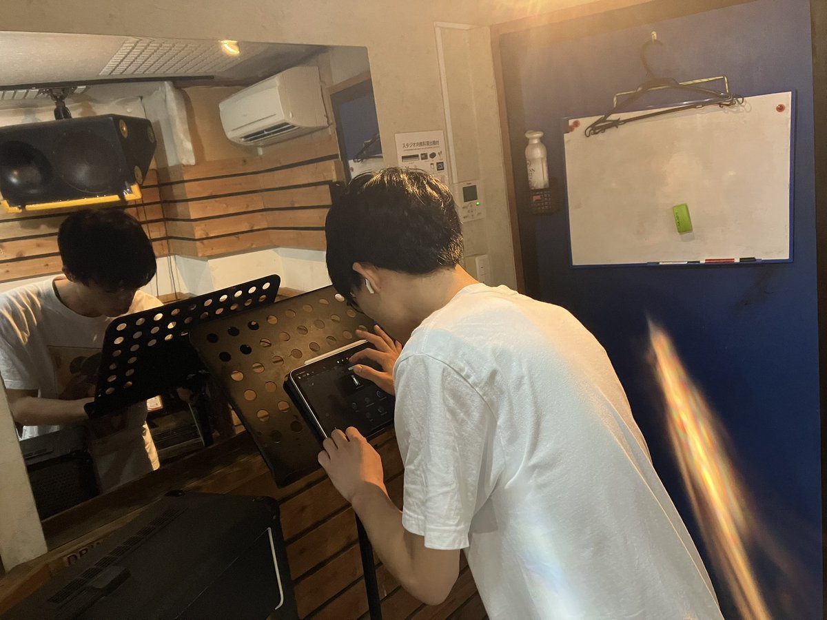 alldaynewdays's tweet photo. 今日は @pandkeystudio でデモ音源のコーラスを録っていました https://t.co/IVDFkhGHCH