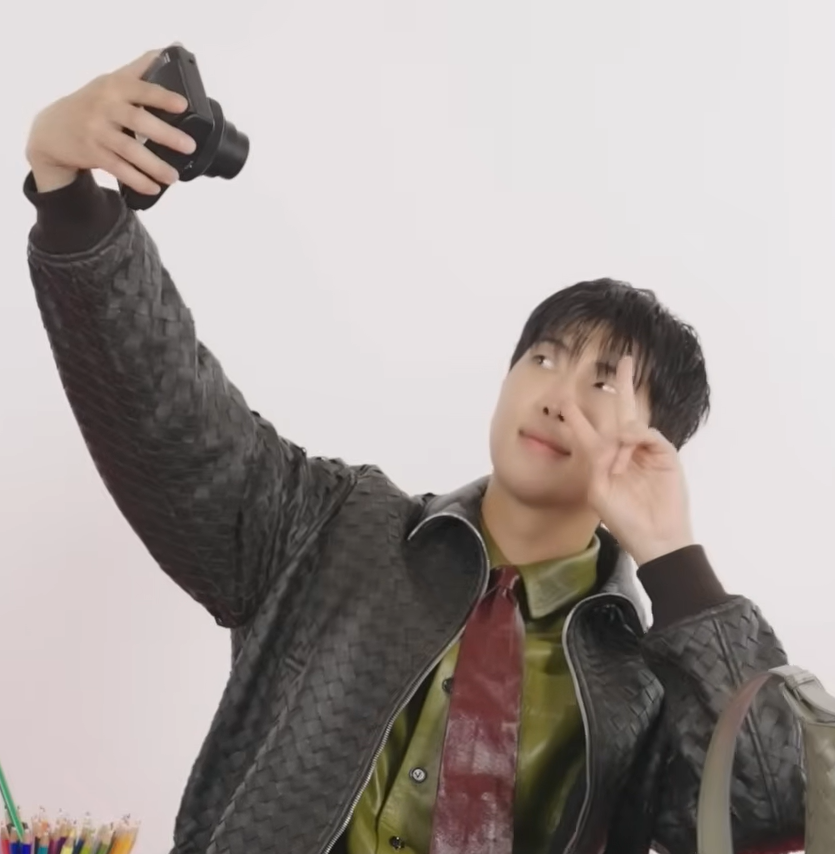 KNJsSource's tweet photo. RM exclusive polaroid for Harper's BAZAAR Korea.

He decorated it with cute stickers.

https://t.co/M1F5qI0N8A

RM X BOTTEGA VENETA
#RMxBazaarKorea 
RM X BAZAAR KOREA
#RMxBottegaVeneta https://t.co/FIBMj0LzpP